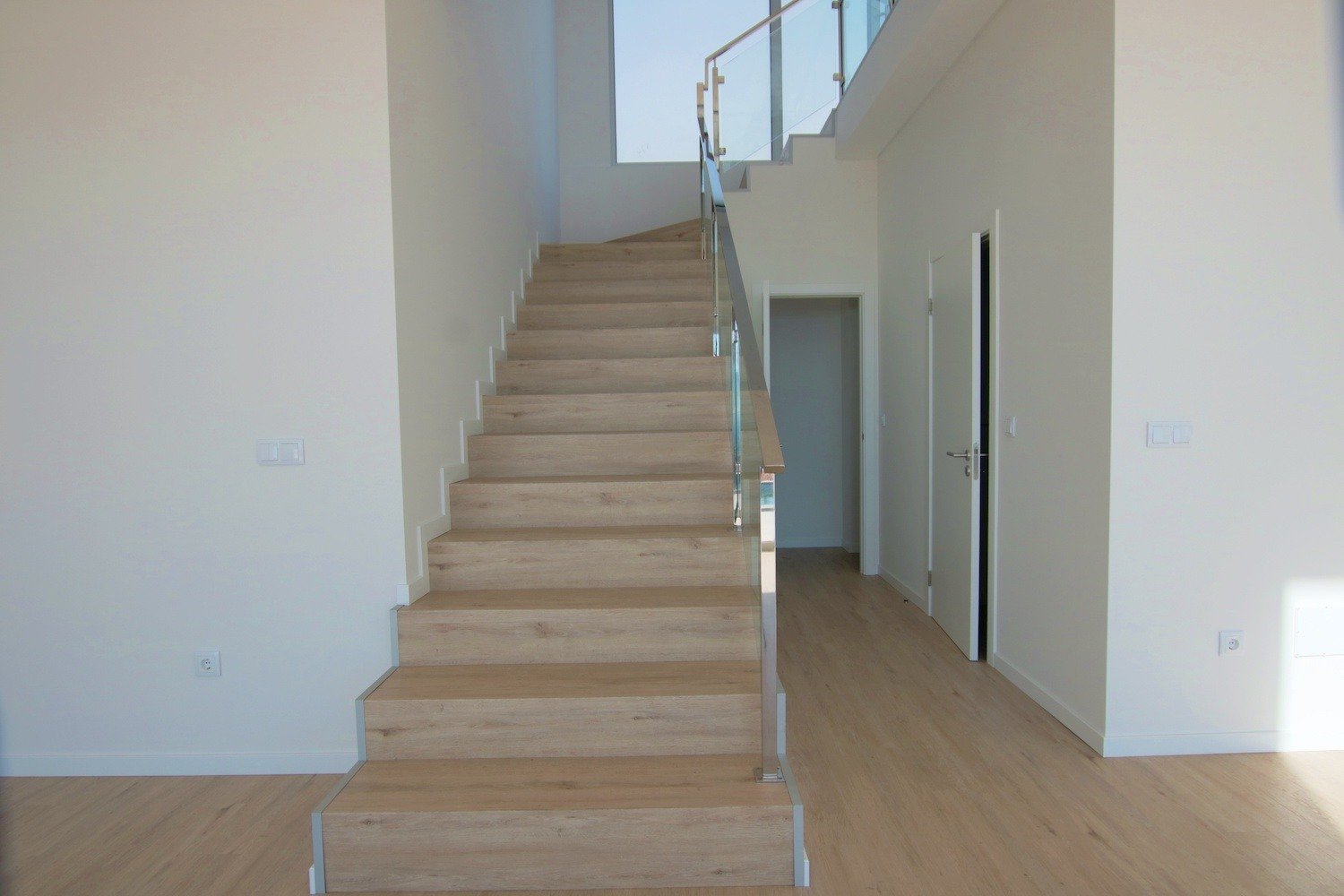 Staircase and storeroom 